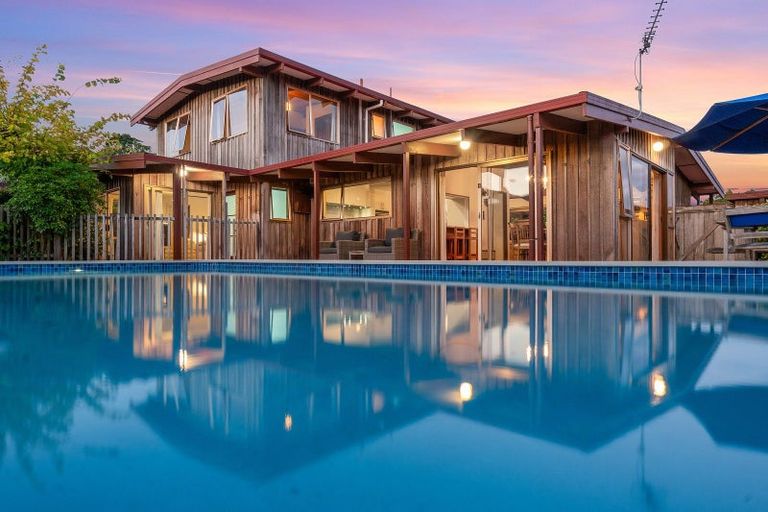 Photo of property in 9 Noumea Place, Mairangi Bay, Auckland, 0630