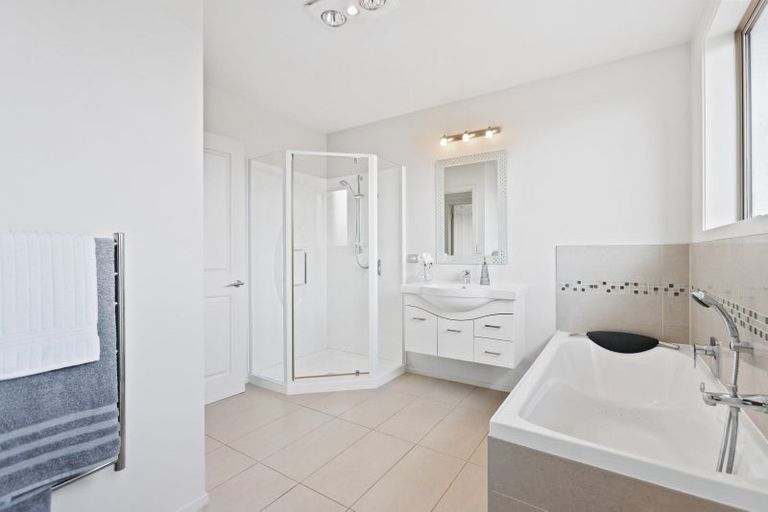 Photo of property in 16 Henderson Drive, Alexandra, 9320