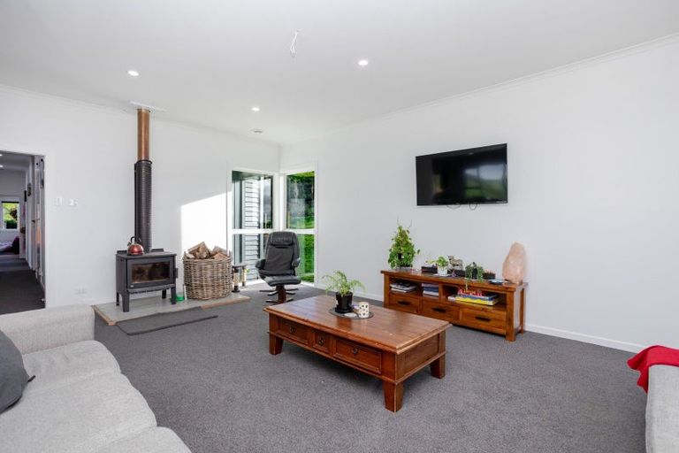 Photo of property in 400 Te Kakapo Valley Road, Dannevirke, 4978