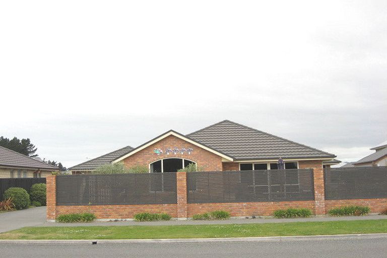 Photo of property in 106 Broadhaven Avenue, Parklands, Christchurch, 8083