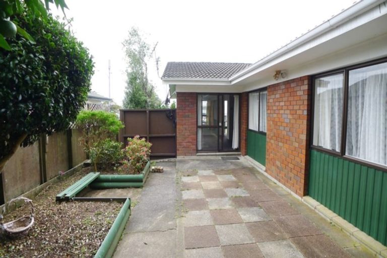 Photo of property in 1 Palomino Drive, Henderson, Auckland, 0612