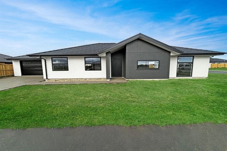 Photo of property in 92 Avanda Avenue, Rolleston, 7615