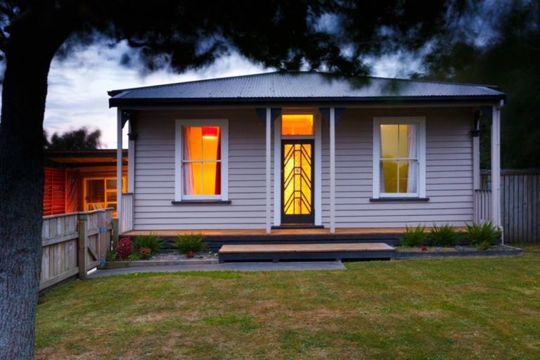 Photo of property in 6 Charles Cross Street, Longburn, Palmerston North, 4412
