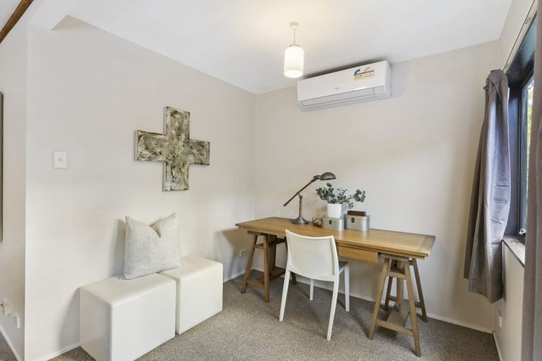 Photo of property in 37a Oteha Valley Road, Northcross, Auckland, 0632