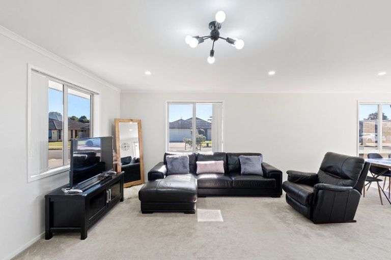 Photo of property in 4 Captain Mitchell Drive, Opaheke, Papakura, 2113