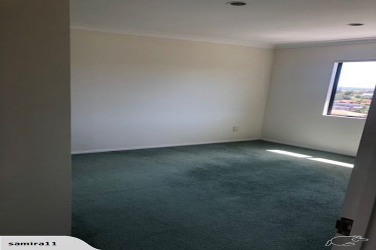Photo of property in 25 The Enclave, Totara Heights, Auckland, 2105