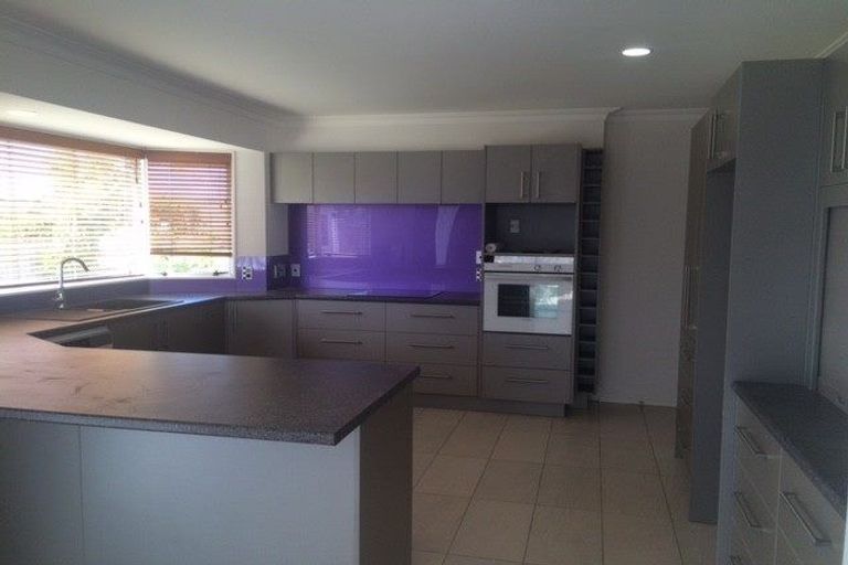 Photo of property in 33 Bob Charles Drive, Golflands, Auckland, 2013