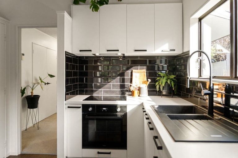 Photo of property in 1/32 Ranginui Road, Welcome Bay, Tauranga, 3112