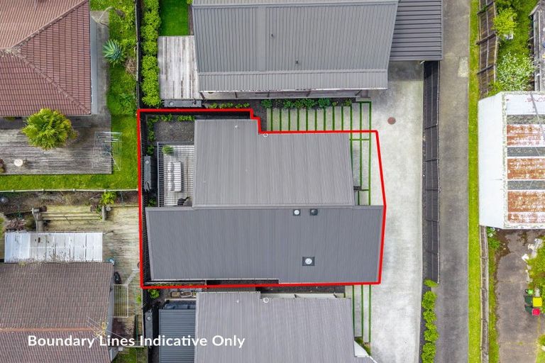 Photo of property in 16b Cairngorm Place, Highland Park, Auckland, 2010