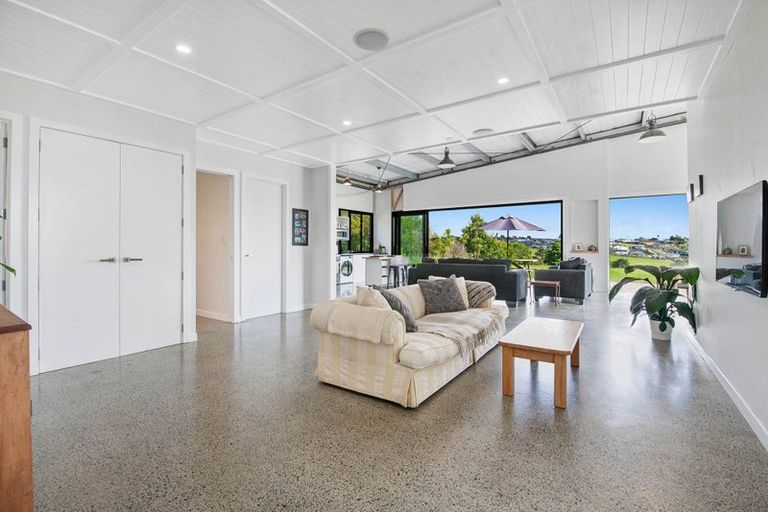 Photo of property in 60 Goodall Road, Snells Beach, 0920