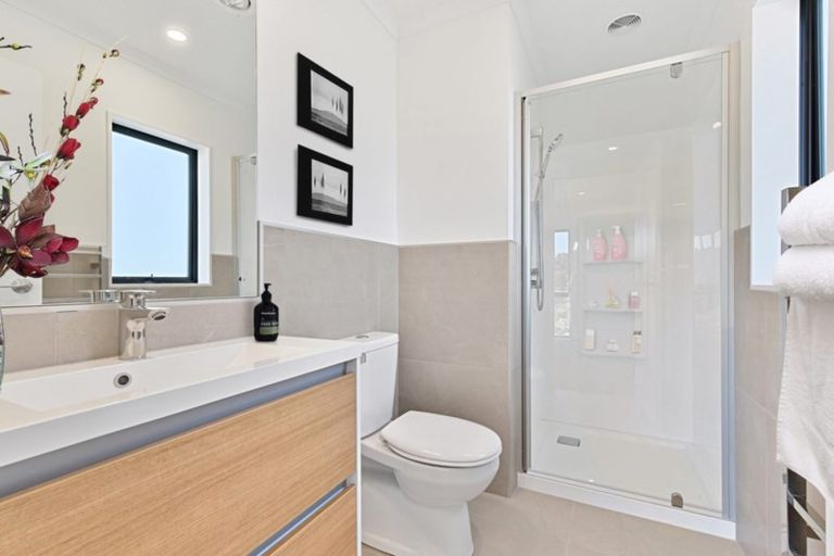 Photo of property in 5 O'meara Street, Swanson, Auckland, 0614