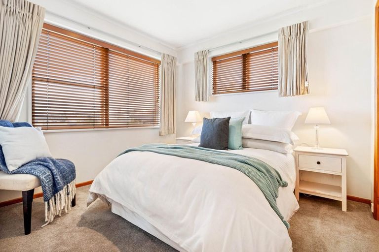 Photo of property in 11 Jenelin Road, Glendene, Auckland, 0602