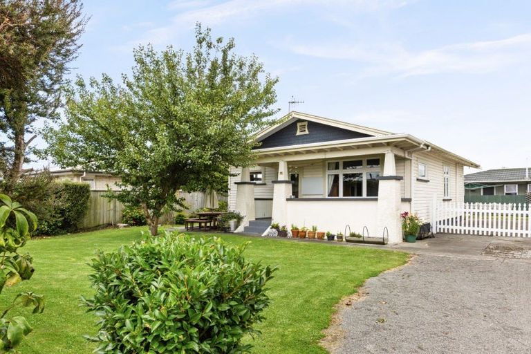 Photo of property in 33 Bowling Road, Greenmeadows, Napier, 4112