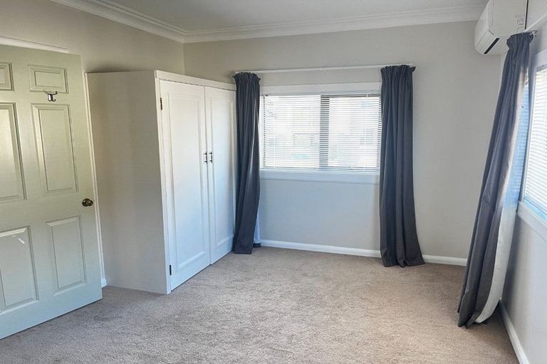 Photo of property in 5 Hattaway Avenue, Bucklands Beach, Auckland, 2012