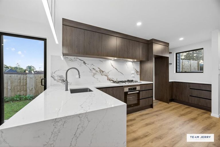 Photo of property in 25 Jandell Crescent, Bucklands Beach, Auckland, 2014