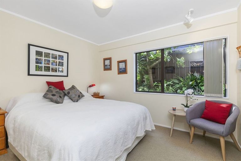 Photo of property in 2/8 Harley Road, Hauraki, Auckland, 0622