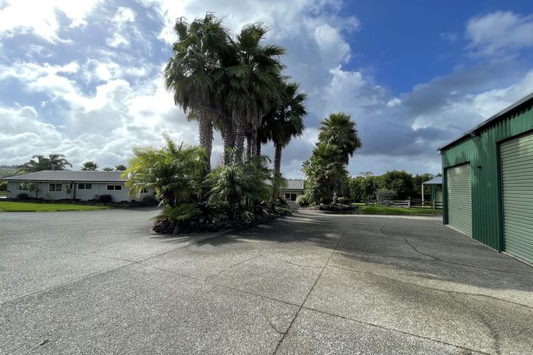 Photo of property in 136 Oraha Road, Kumeu, 0892
