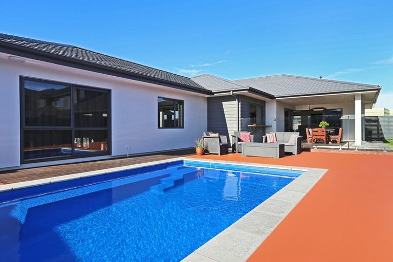 Photo of property in 20 Aspiring Drive, Poraiti, Napier, 4112