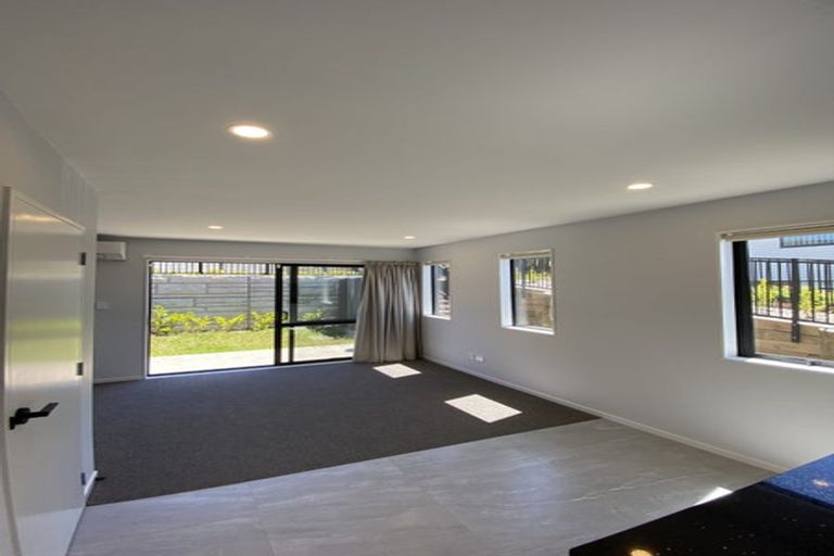 Photo of property in 1/57 Saralee Drive, Manurewa, Auckland, 2105