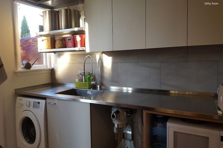 Photo of property in 3 Mckenzie Terrace, Carterton, 5713