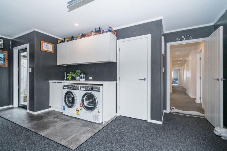 Photo of property in 21 Silicon Way, Fitzherbert, Palmerston North, 4410