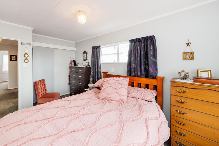 Photo of property in 58a Geraldine Crescent, Cloverlea, Palmerston North, 4412