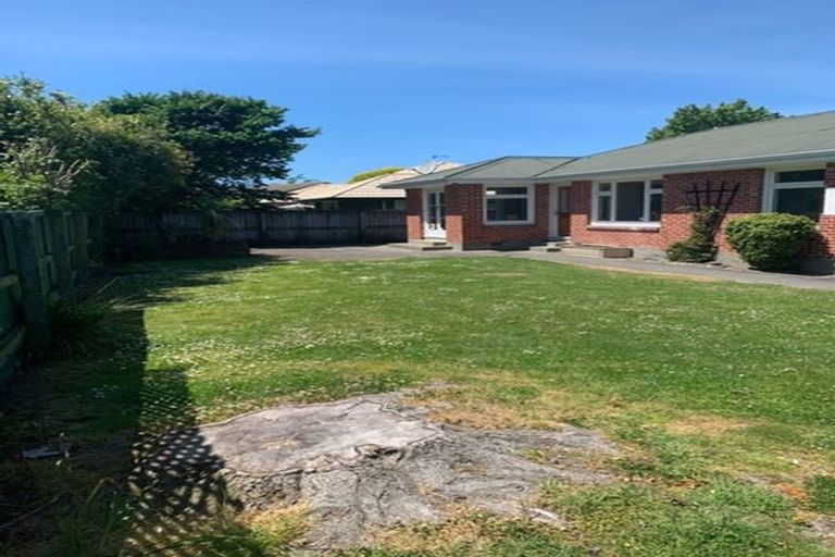 Photo of property in 42 Grimseys Road, Redwood, Christchurch, 8051