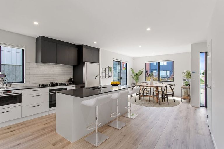 Photo of property in 3 Aquamarine Road, Rosehill, Papakura, 2113