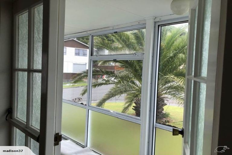 Photo of property in 2 Ely Grove, Wainuiomata, Lower Hutt, 5014