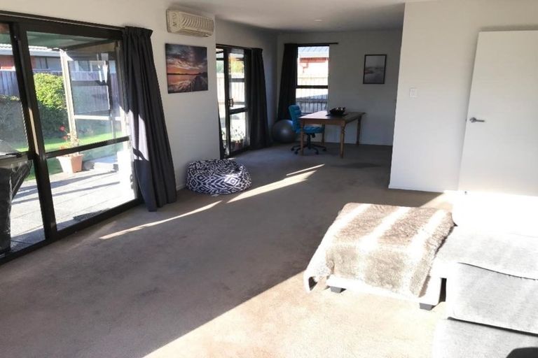 Photo of property in 2/6 Topaz Place, Bishopdale, Christchurch, 8053