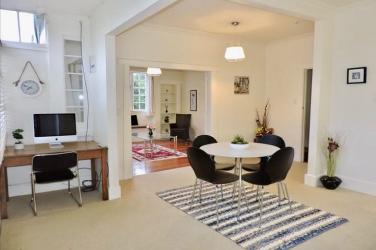 Photo of property in 145 Kelburn Parade, Kelburn, Wellington, 6012