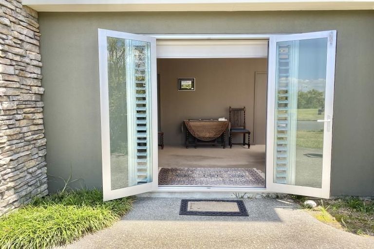 Photo of property in 47 Spinnaker Drive, Te Atatu Peninsula, Auckland, 0610