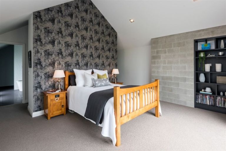 Photo of property in 44 Oceania Place, Mellons Bay, Auckland, 2014