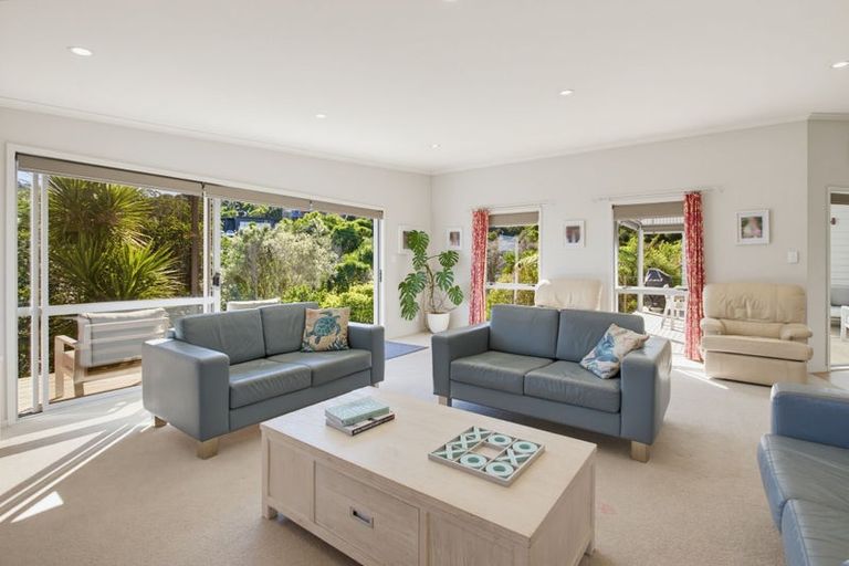 Photo of property in 9 Ohuka Place, Whitianga, 3510