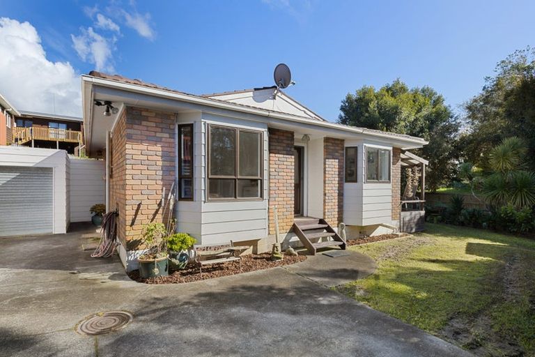 Photo of property in 2/12 Fitzwilliam Drive, Torbay, Auckland, 0630