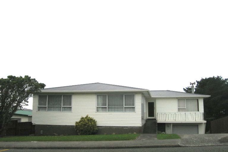 Photo of property in 50 Baylands Drive, Newlands, Wellington, 6037