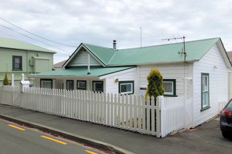Photo of property in 1 Mckenzie Terrace, Te Aro, Wellington, 6011