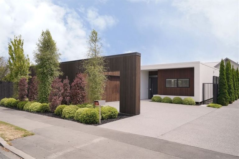 Photo of property in 89 Jeffreys Road, Fendalton, Christchurch, 8052