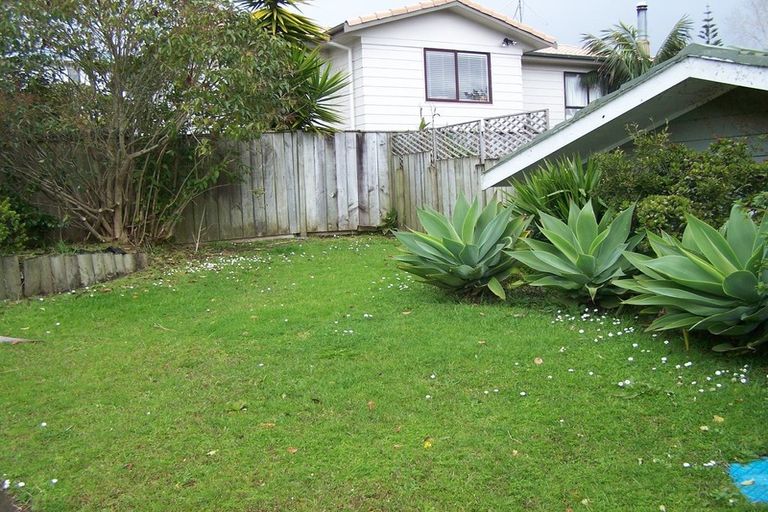 Photo of property in 54 Robbies Road, Shelly Park, Auckland, 2014