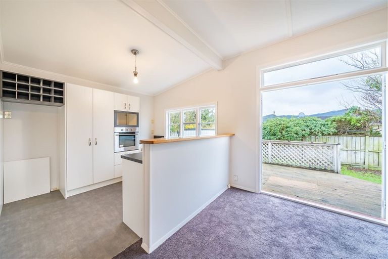 Photo of property in 2 Phar Lap Grove, Trentham, Upper Hutt, 5018