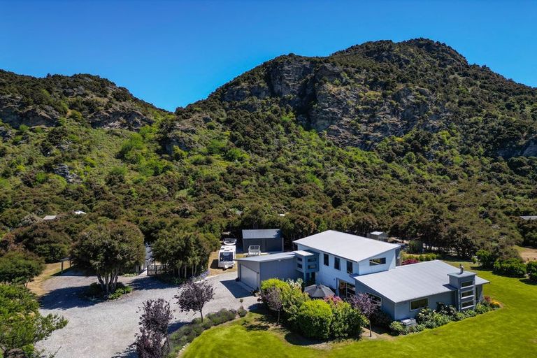 Photo of property in 11 Ewing Place, Albert Town, Wanaka, 9305