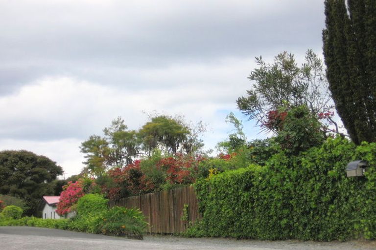 Photo of property in 1/5 Shepherd Road, Waipahihi, Taupo, 3330