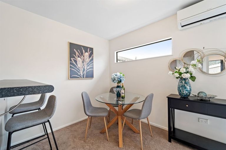 Photo of property in 16 Landvale Court, Browns Bay, Auckland, 0630