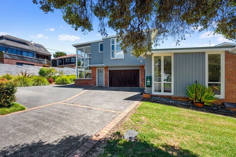 Photo of property in 6a Hauraki Road, Hauraki, Auckland, 0622