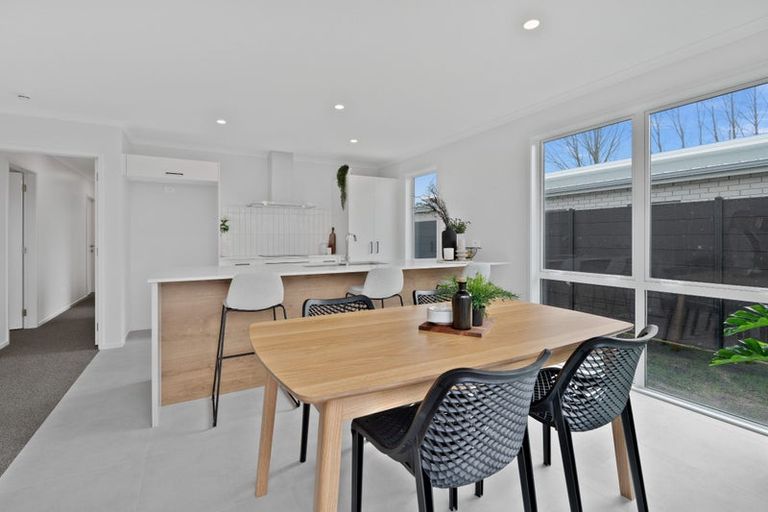 Photo of property in 32 Glenbervie Drive, Glenbervie, 0173