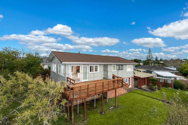 Photo of property in 175 Waimumu Road, Massey, Auckland, 0614