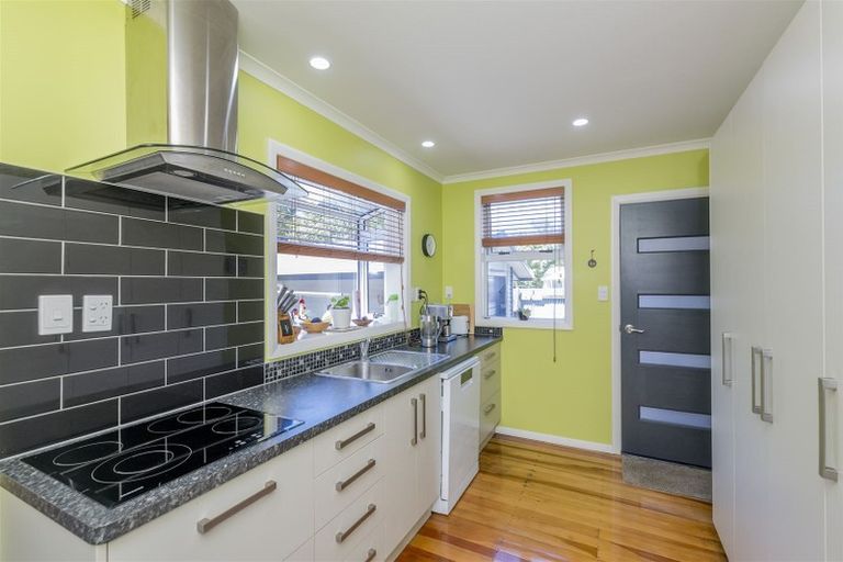 Photo of property in 14 Kawiu Road, Levin, 5510