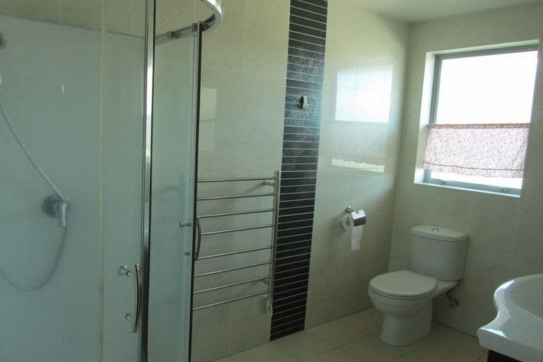 Photo of property in 27 Kilkelly Avenue, Pinehill, Auckland, 0632