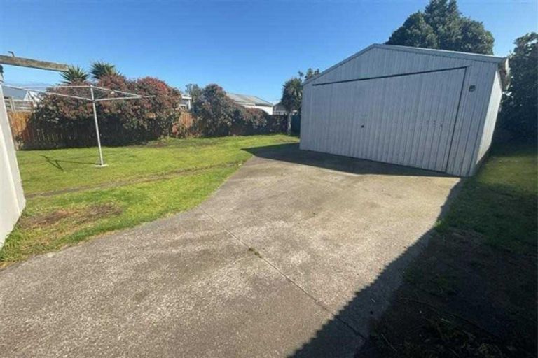 Photo of property in 41 Matipo Street, Castlecliff, Whanganui, 4501