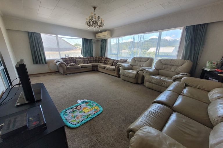 Photo of property in 75 Molesworth Street, Taita, Lower Hutt, 5011